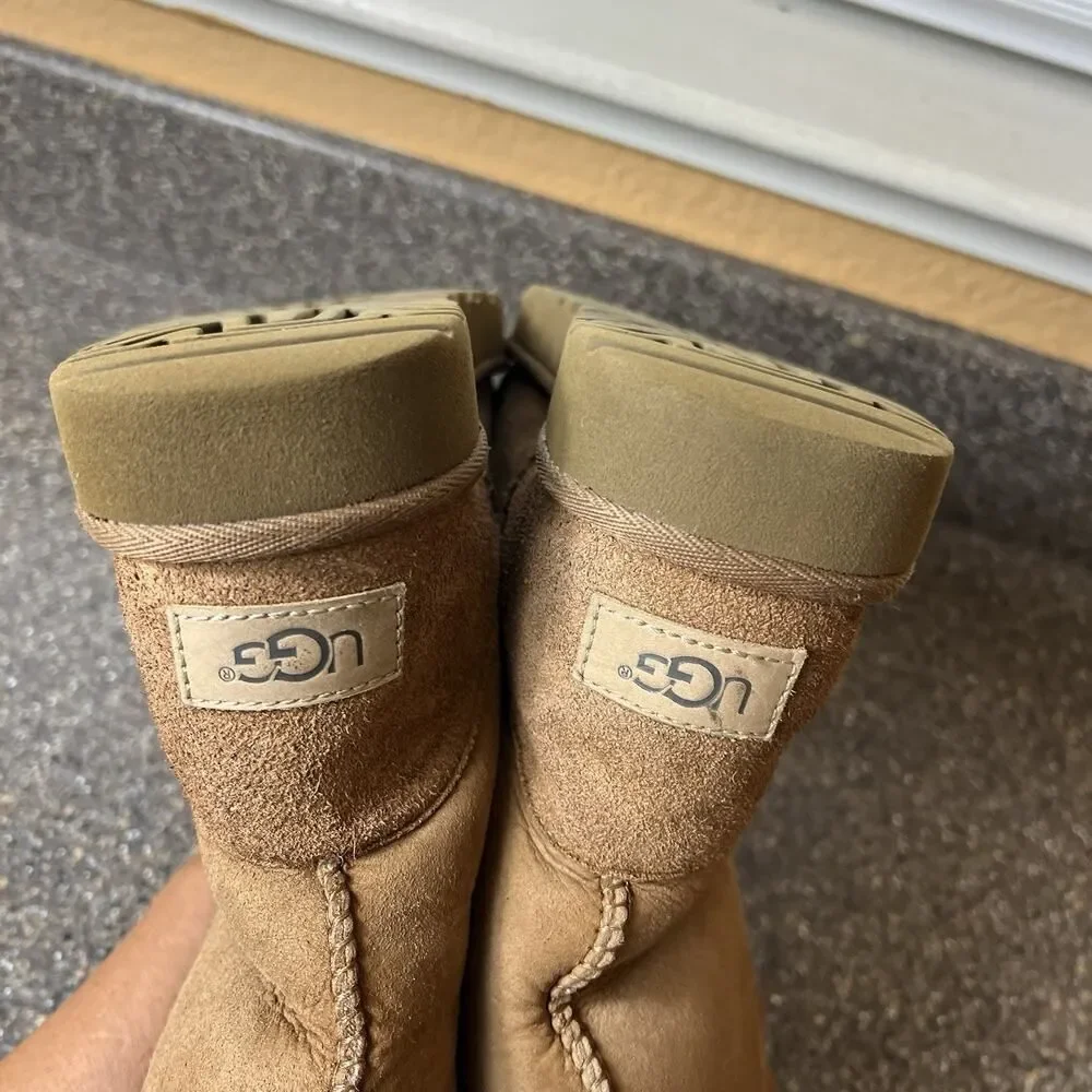 UGG Tan Suede Winter Boots Sheepskin Lining Womens Size 6 Pull On Comfort Casual